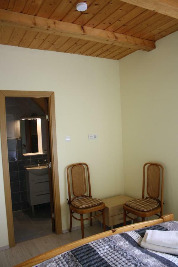 Kedvenc Vendeghaz Hotel Miskolc Exterior photo